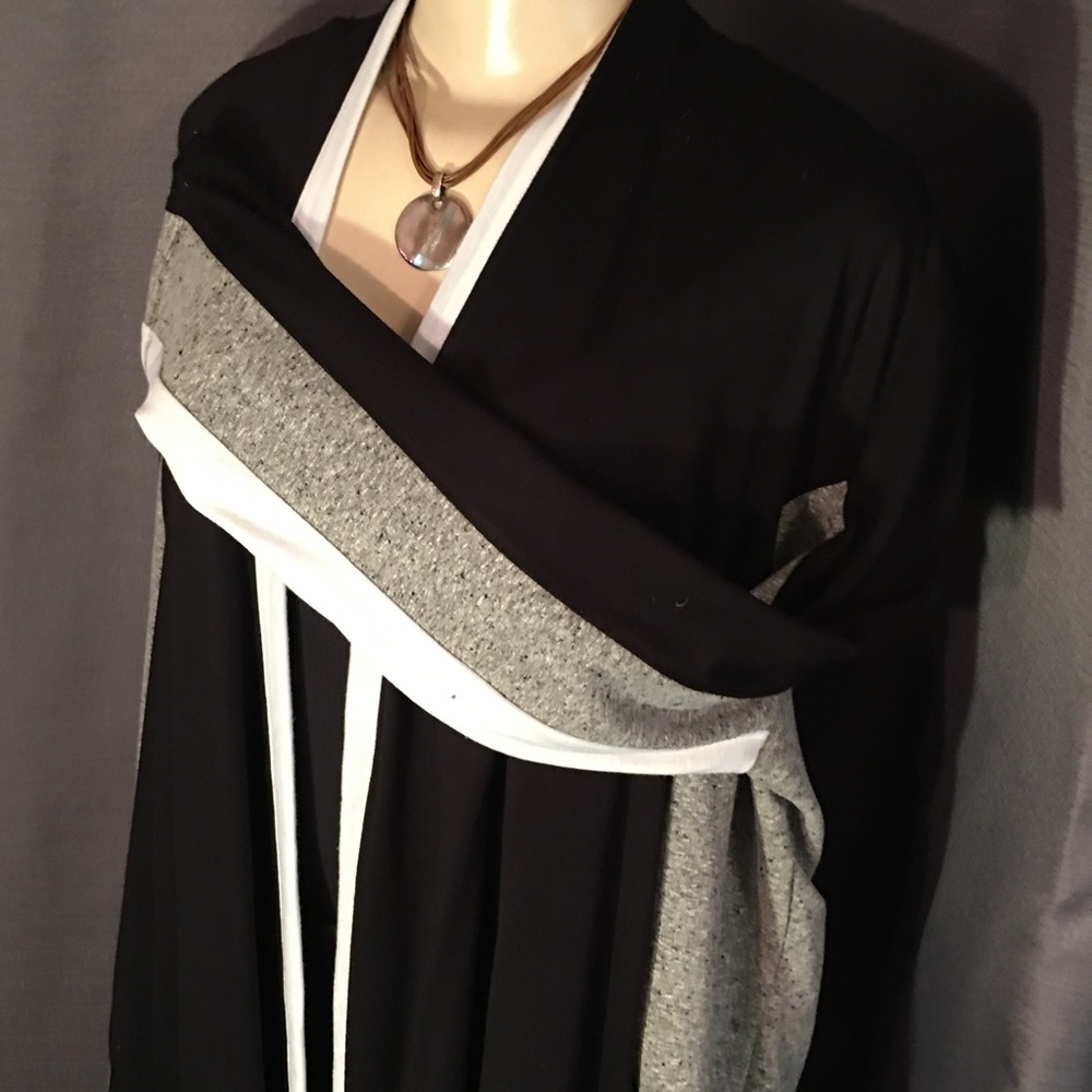Chico’s Zenergy sweater Sz 2